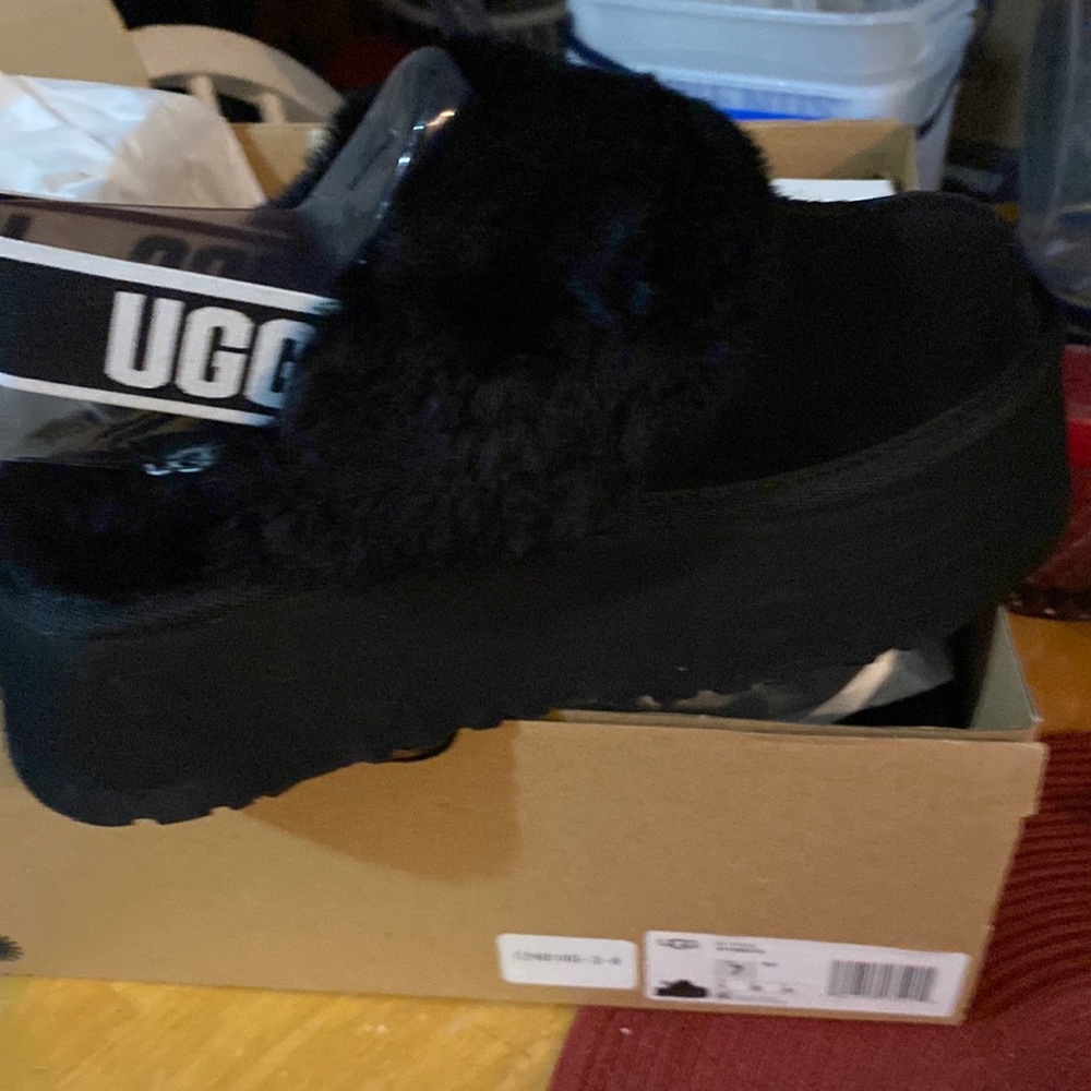 UGG Black Platform Fluff Slide with Branded Elastic Strap